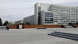 Павильоны семьи депутата Заксобрания возле памятника Курчатова в Челябинске демонтировали Павильоны семьи депутата Заксобрания возле памятника Курчатова в Челябинске демонтировали